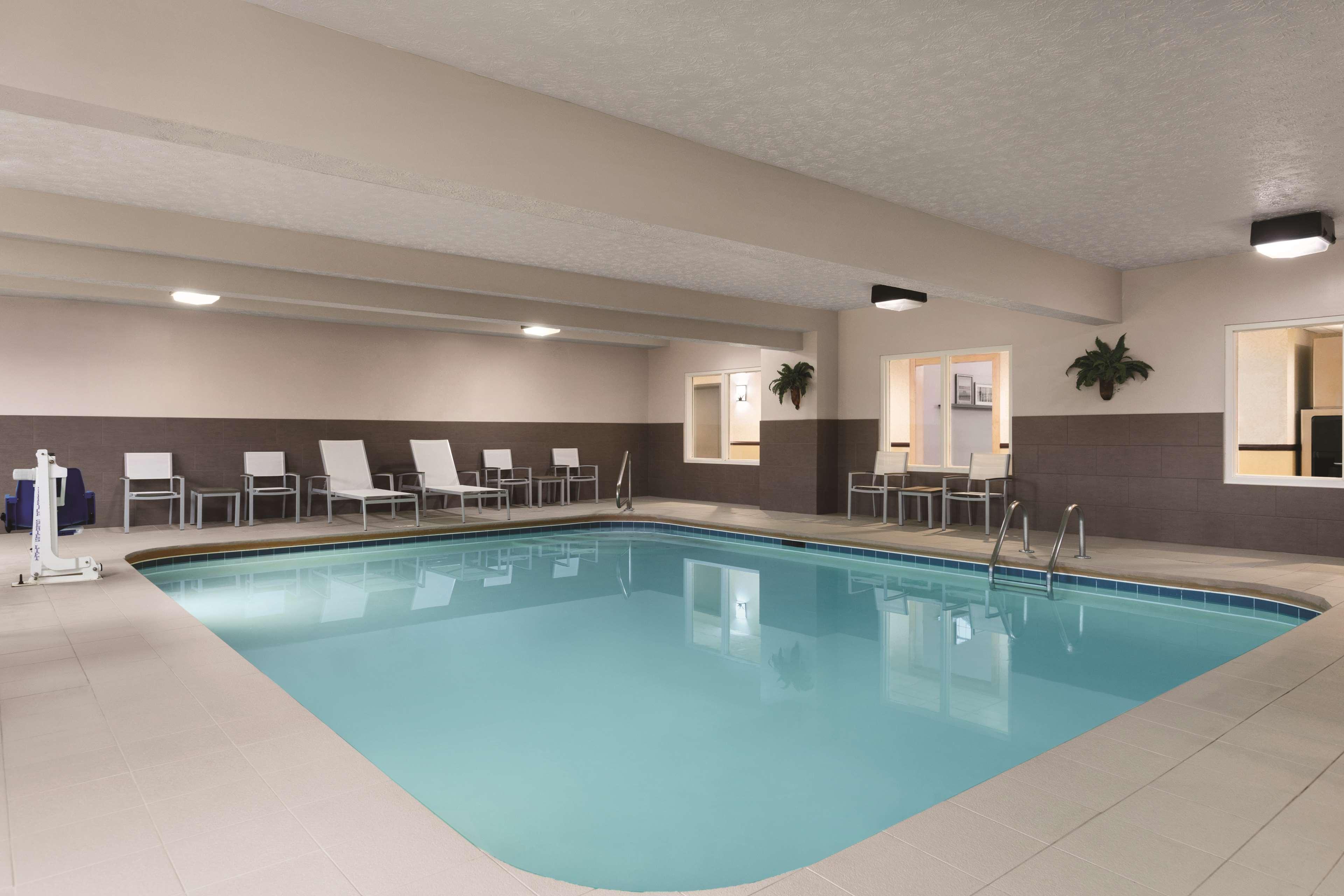 Country Inn & Suites By Radisson, Fairborn South, Oh Екстериор снимка